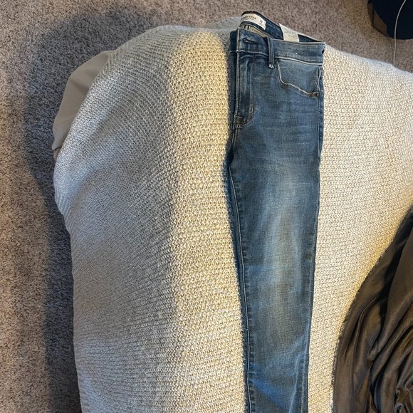 Abercrombie & Fitch Denim - Abercrombie and Fitch super skinny ankle mid rise jeans